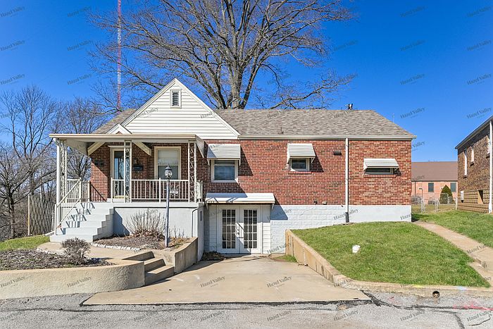 1st image of 180 Lemay Gardens Dr