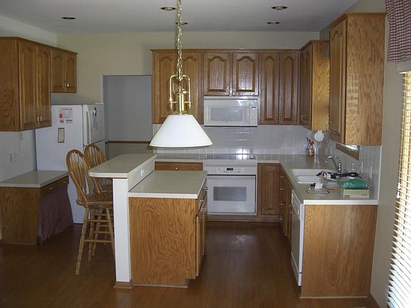4th image of 9704 S 26th St