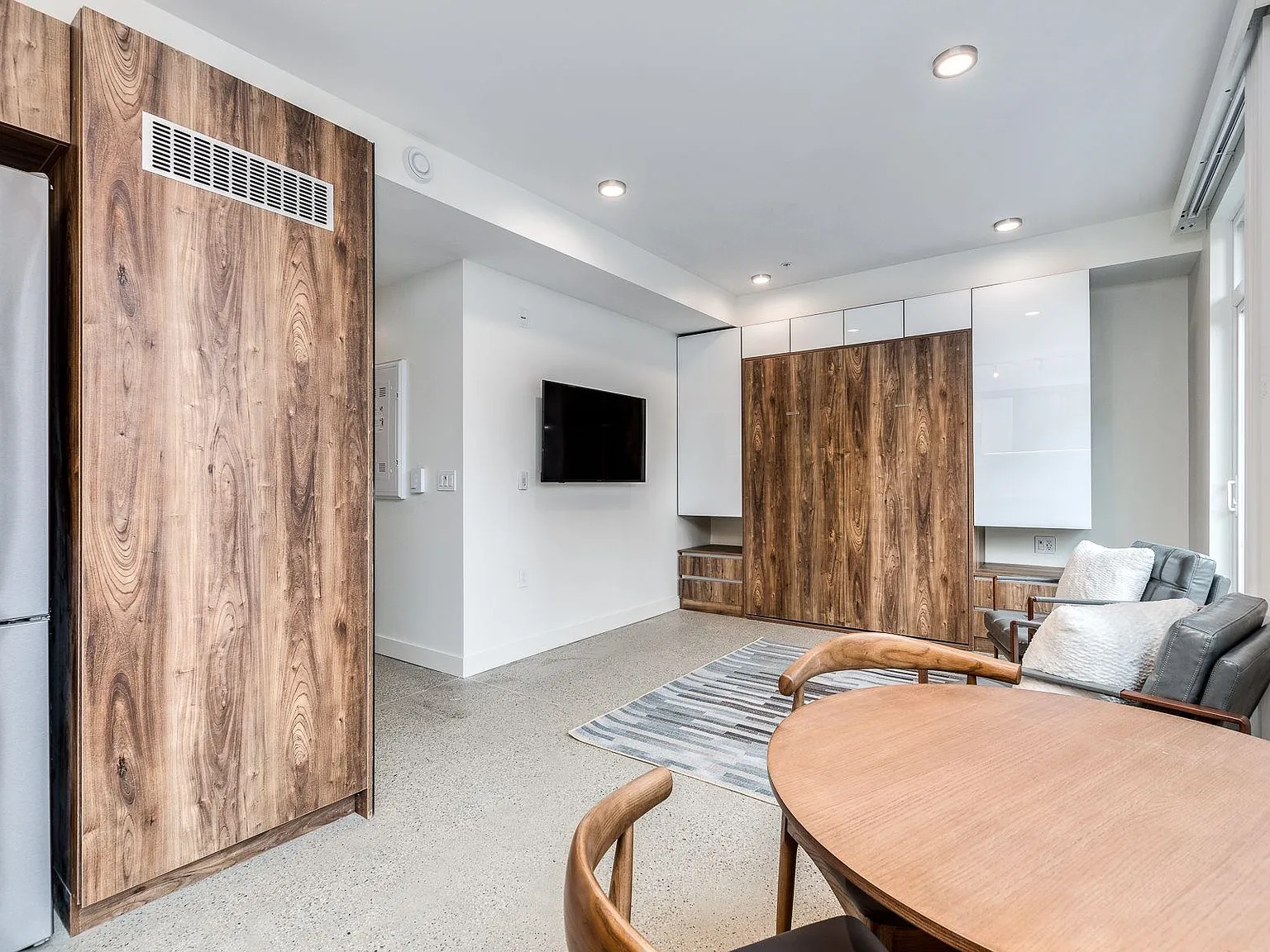 Studio, 421 sqft, $2,850 — Photo 3