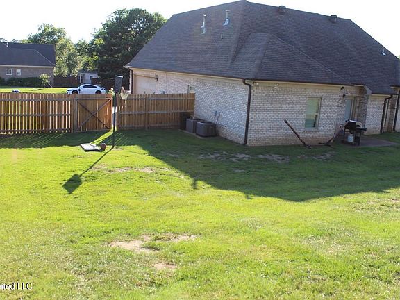 5th image of 202 Picadilly Dr