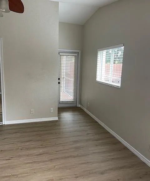 Master exit to Screen Porch