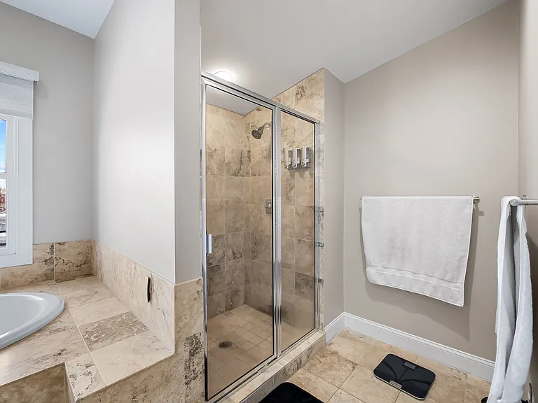 2323 Boston St #4 — Photo 15