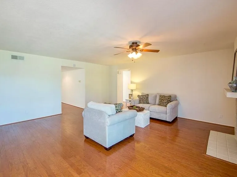 2259 N Marter Ct — Photo 3