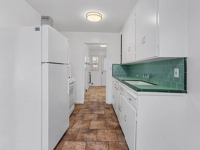 1225 N Lincoln St — Photo 19