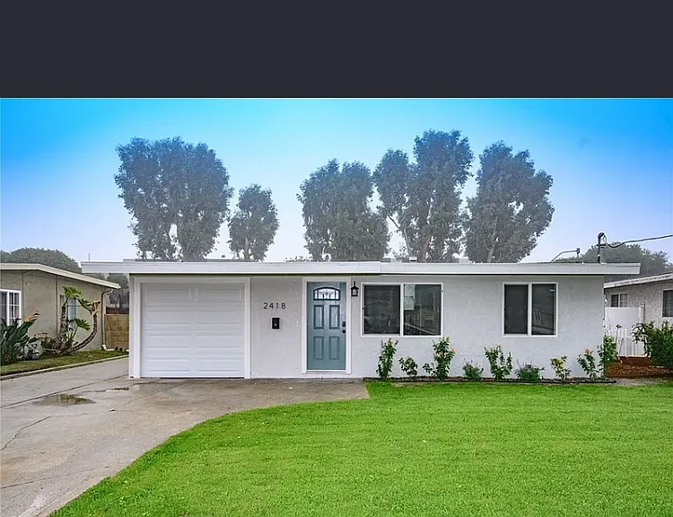 2418 Del Amo Blvd — Photo 2