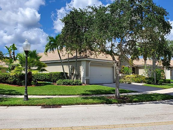 2nd image of 1571 Orion Ln