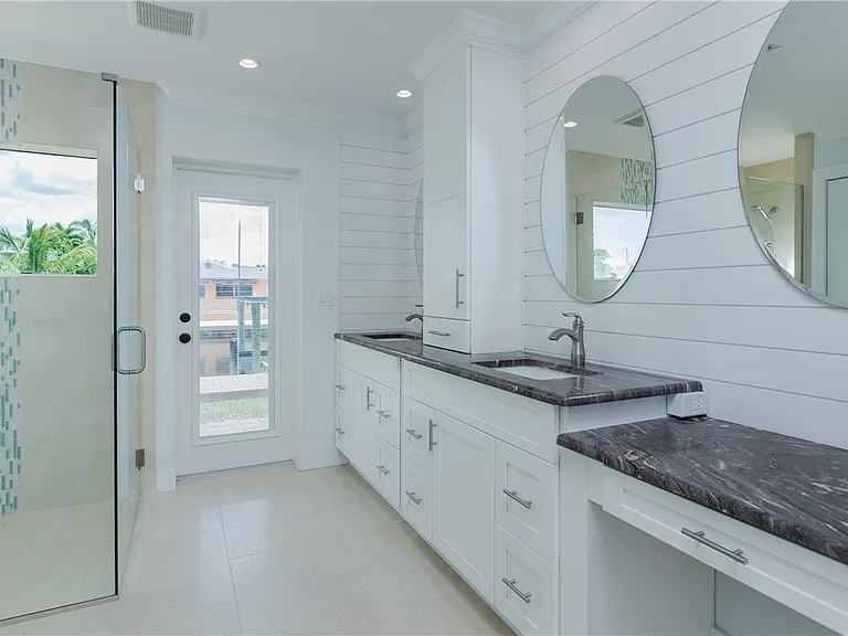 5609 De Soto Ct — Photo 33