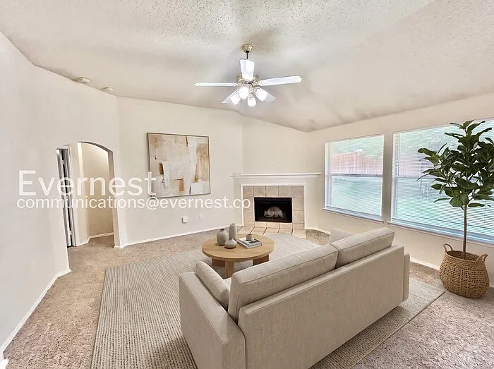 7912 Boylston Dr — Photo 2