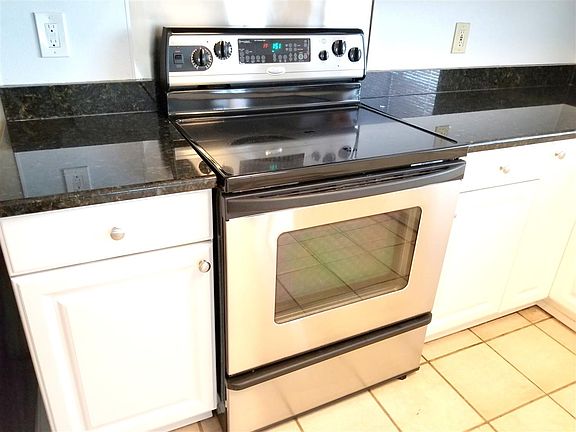 4th image of 2040 Sara Lynn Dr
