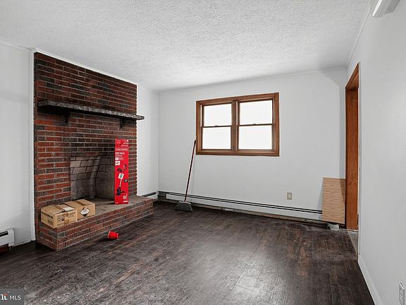 33rd image of 10 Hemlock Rd