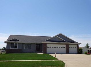717 Blue Jay Ct, Tiffin, IA 52340
