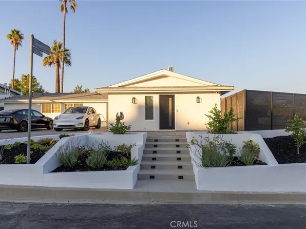 20551 Rhoda St, Woodland Hills, CA 91367