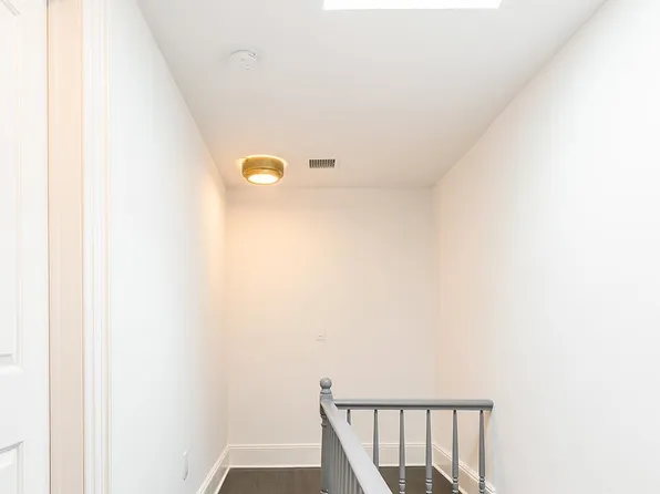 206 8th Street image 27 of 35