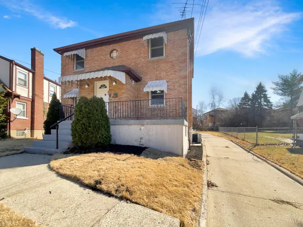 3017 S Hegry Cir, Cincinnati, OH 45238