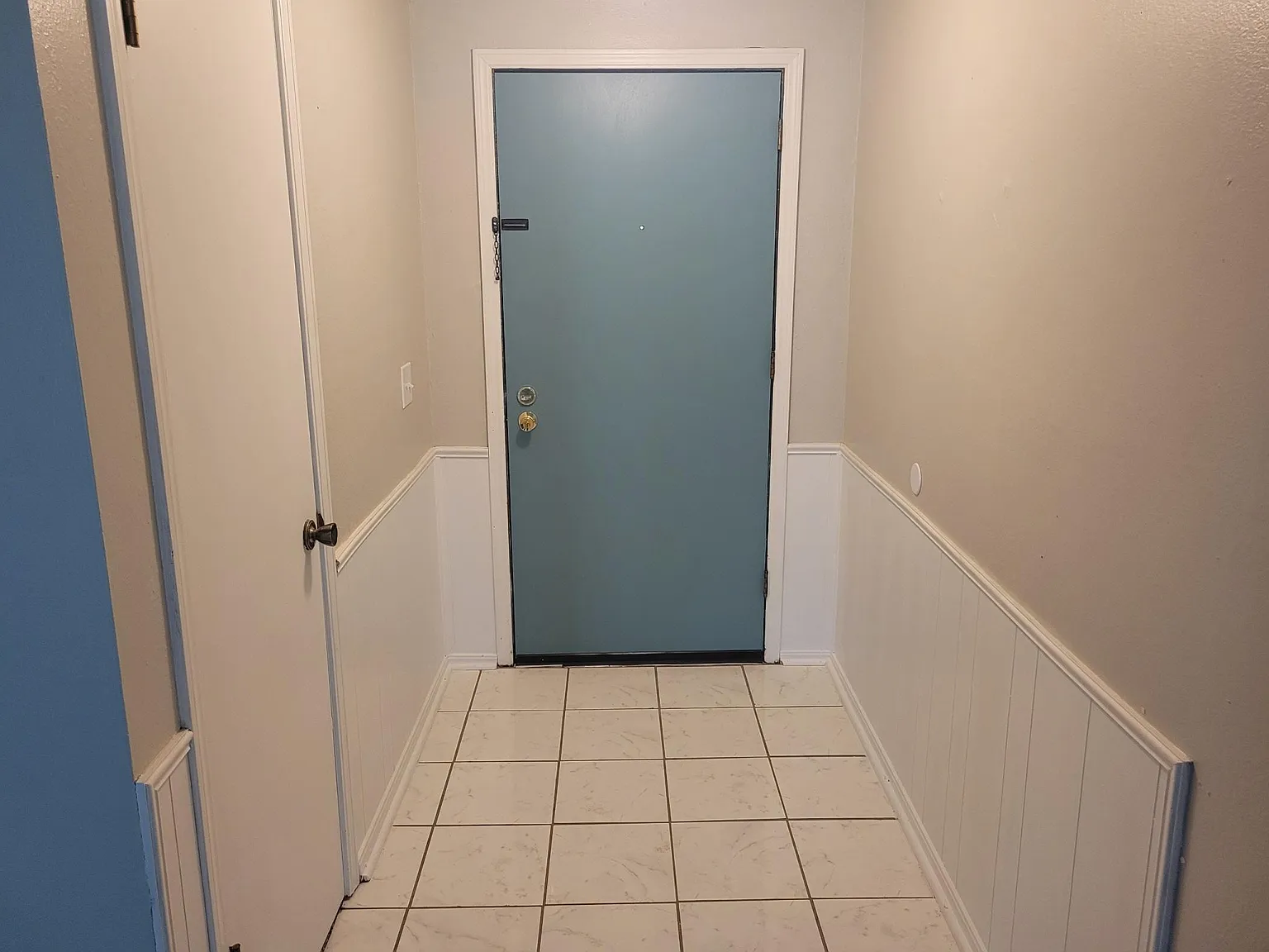 933 Branchwood Dr — Photo 4