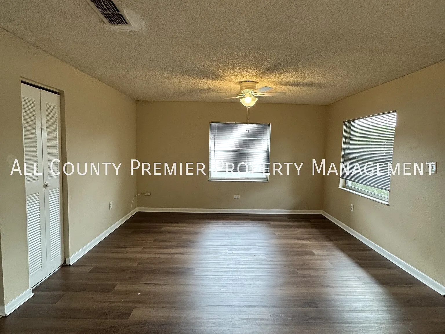 Nice 2 Bedroom 2 Bath Apartment! Apply Today! — Photo 4