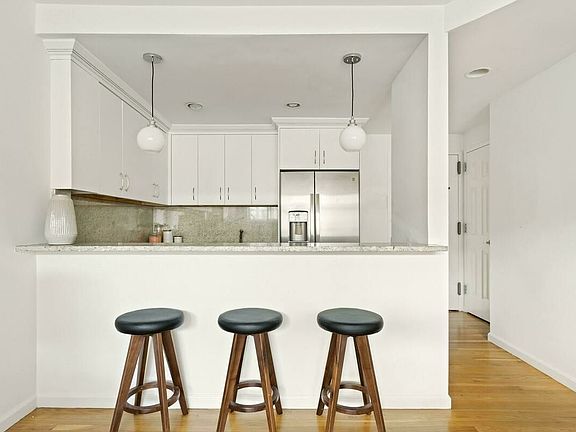 2nd image of 556 State St #3DS