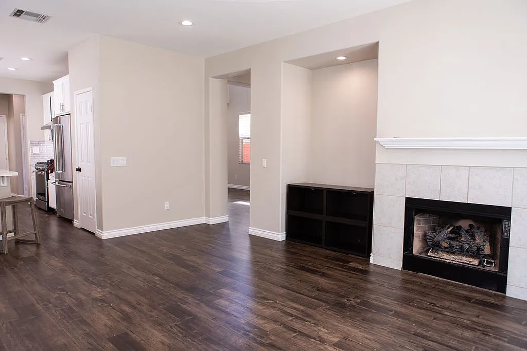 4 bed, 2165 sqft, $4,500 — Photo 4