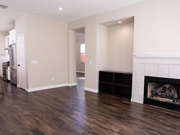 4th image of 885 Aloe Ln