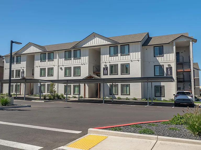 Cascade Place Apartment Homes — Photo 11