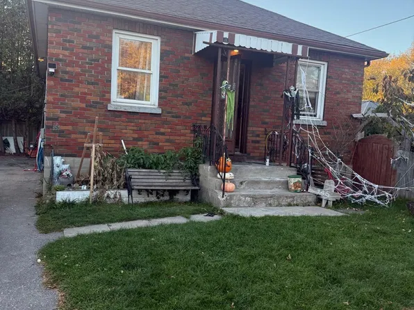 145 Barrie Ave #Basement, Oshawa, ON L1H 2L4