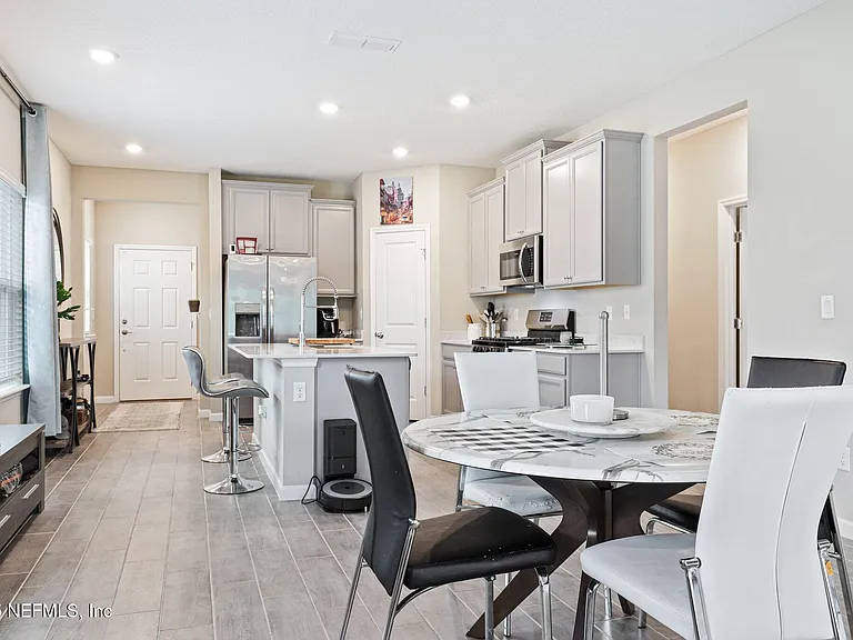 3956 Bloomfield Ct — Photo 9