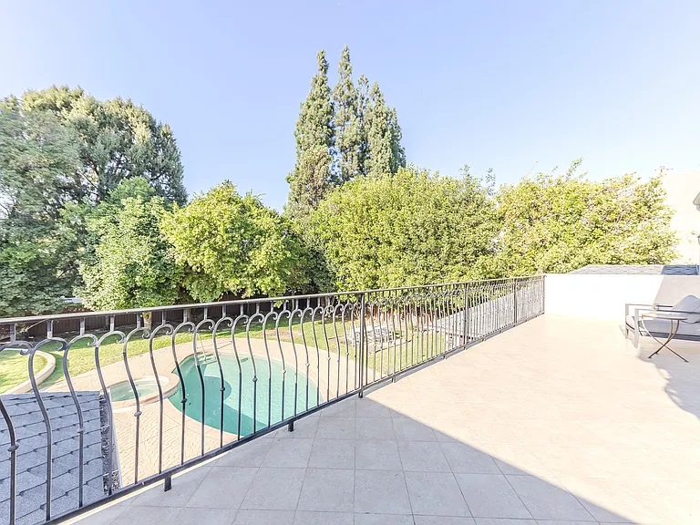 325 W Bellevue Dr — Photo 68