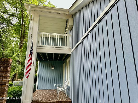 4th image of 375 Saint Andrews Drive