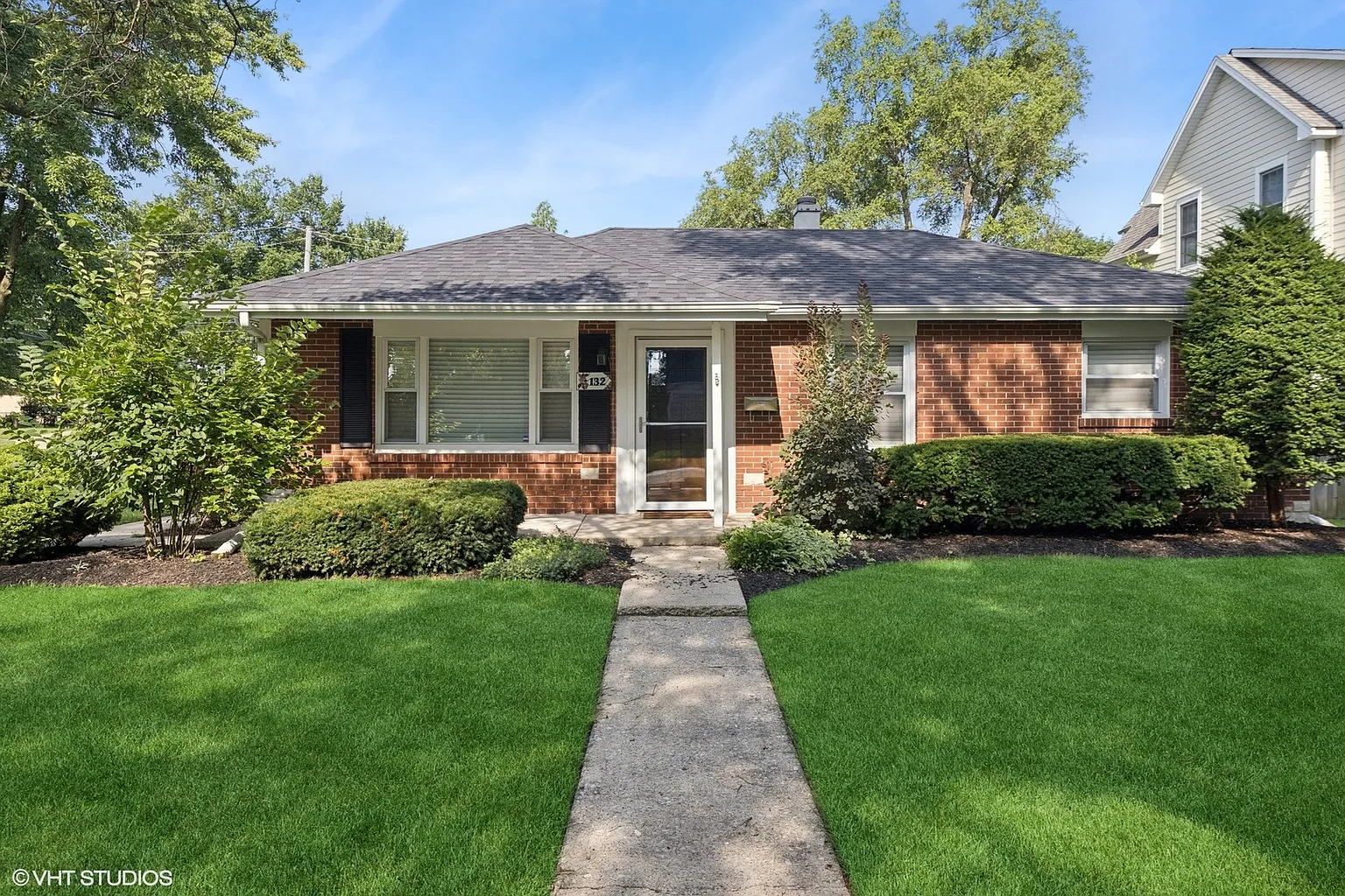 132 Mohawk Dr photo 1