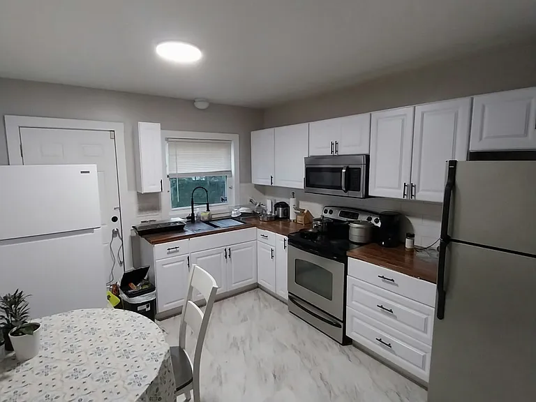 1181 S Plymouth Ave #1 — Photo 5