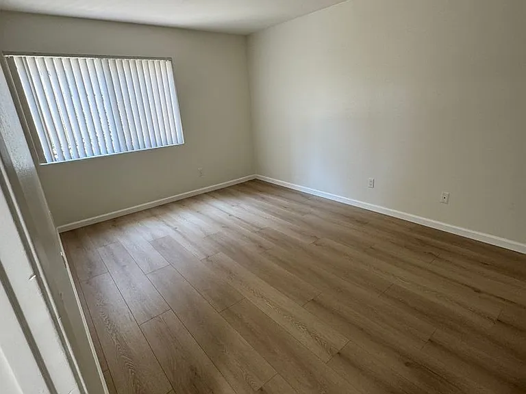 11170 Poplar St — Photo 5