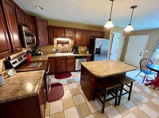 Tyler St, Herrin, IL 62948