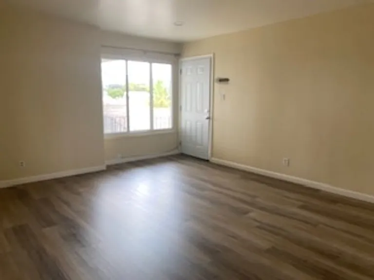 4216 Nevin Ave — Photo 4