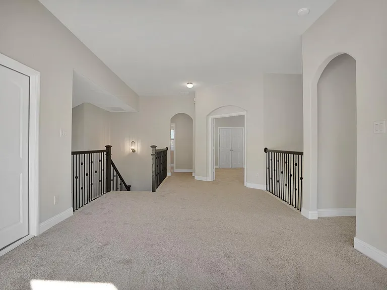 821 Field Xing — Photo 19