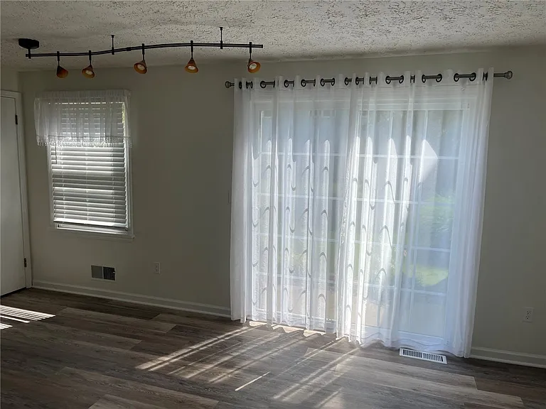 173 Wycliff Dr — Photo 9