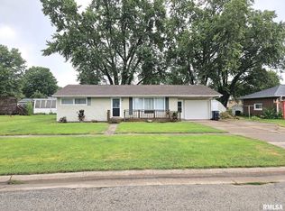 211 E Summit St, Wilton, IA 52778