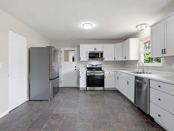 4th image of 1616 Donald Avenue