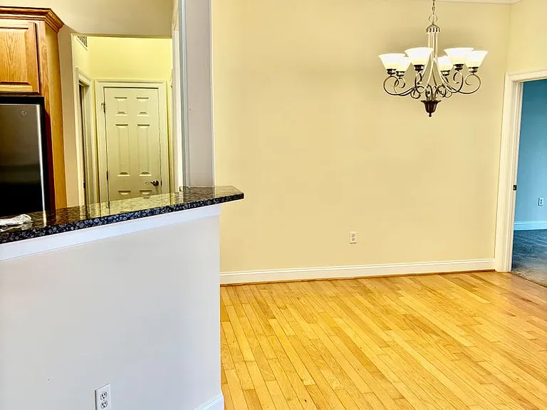 5215 Center St #105 — Photo 4