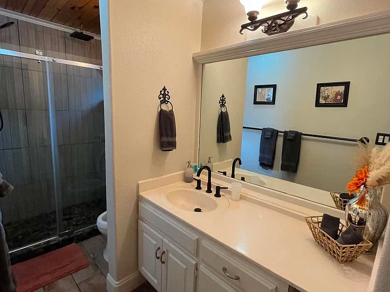 12100 Carriage Ct SE #D — Photo 8