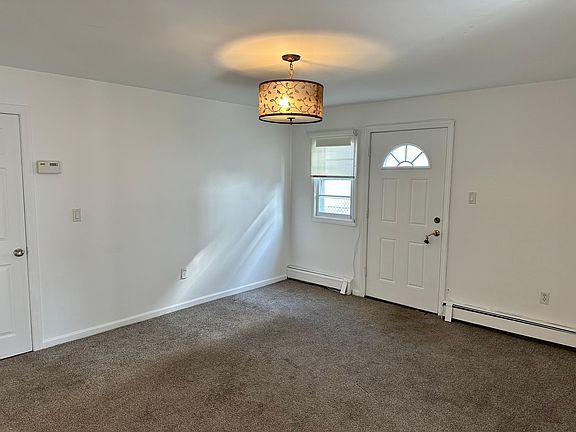 4th image of 104 Montreal Ave