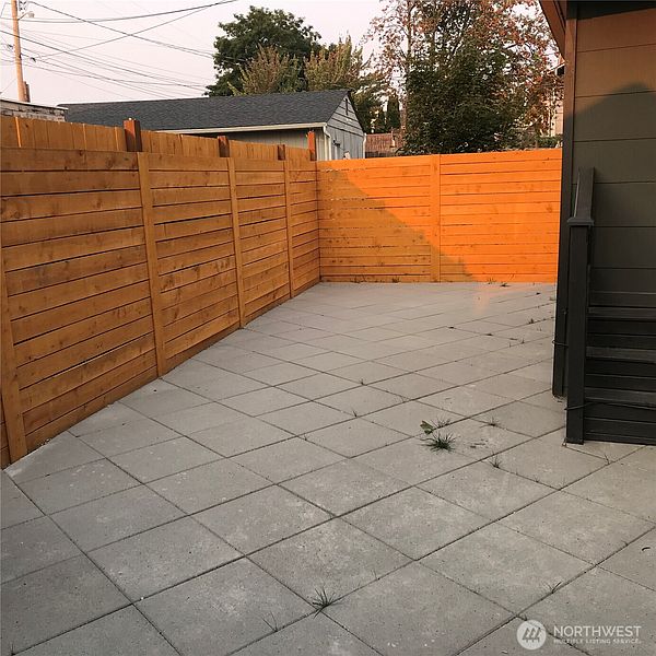 2nd image of 719 S Spraque Ave