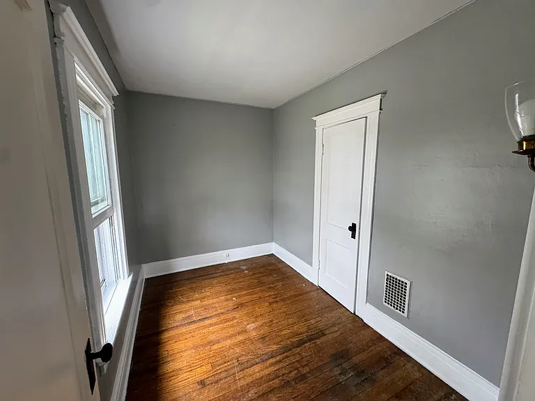 197-199 Albemarle St #197 — Photo 5