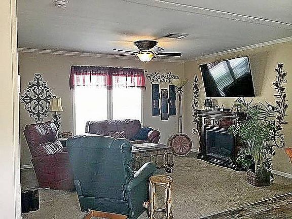 3rd image of 389 Hansom Pkwy