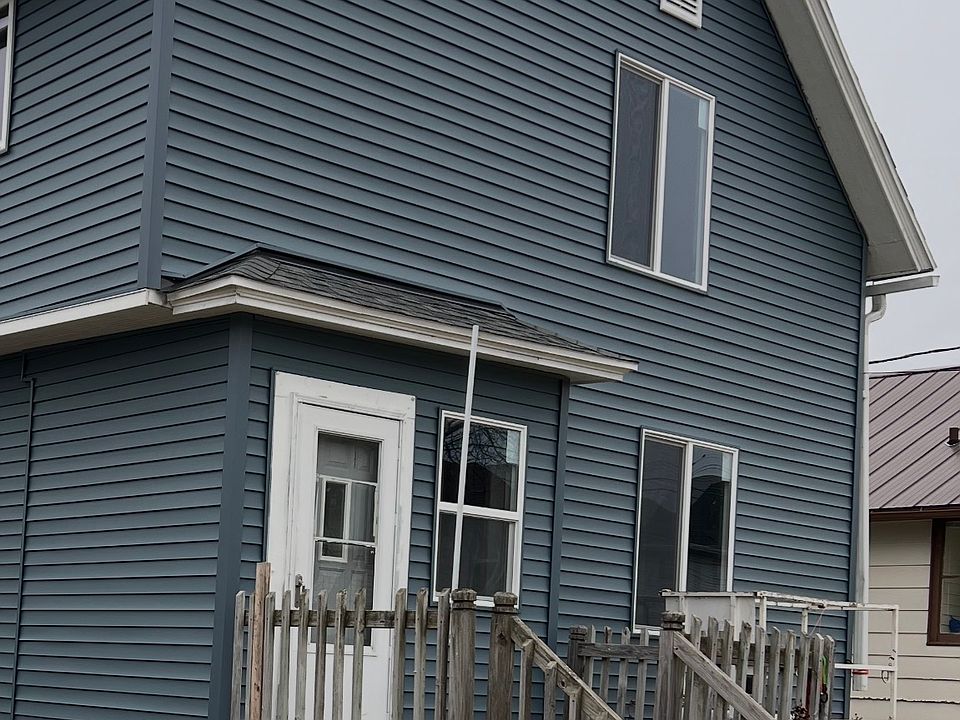 2nd image of 2304 Monroe St