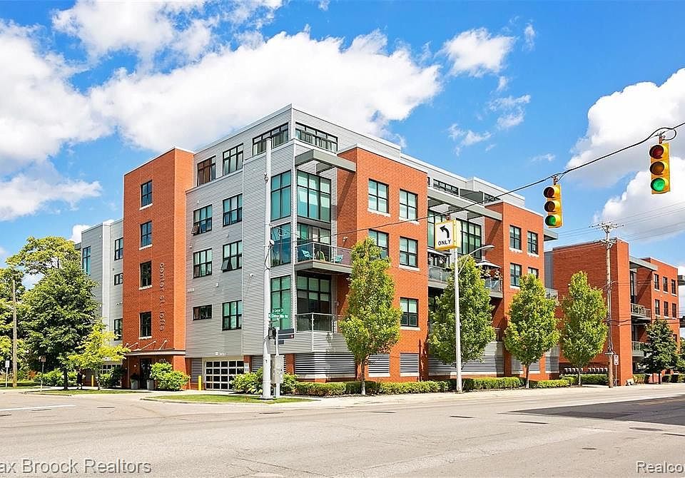 1st image of 100 N Center St Unit 301