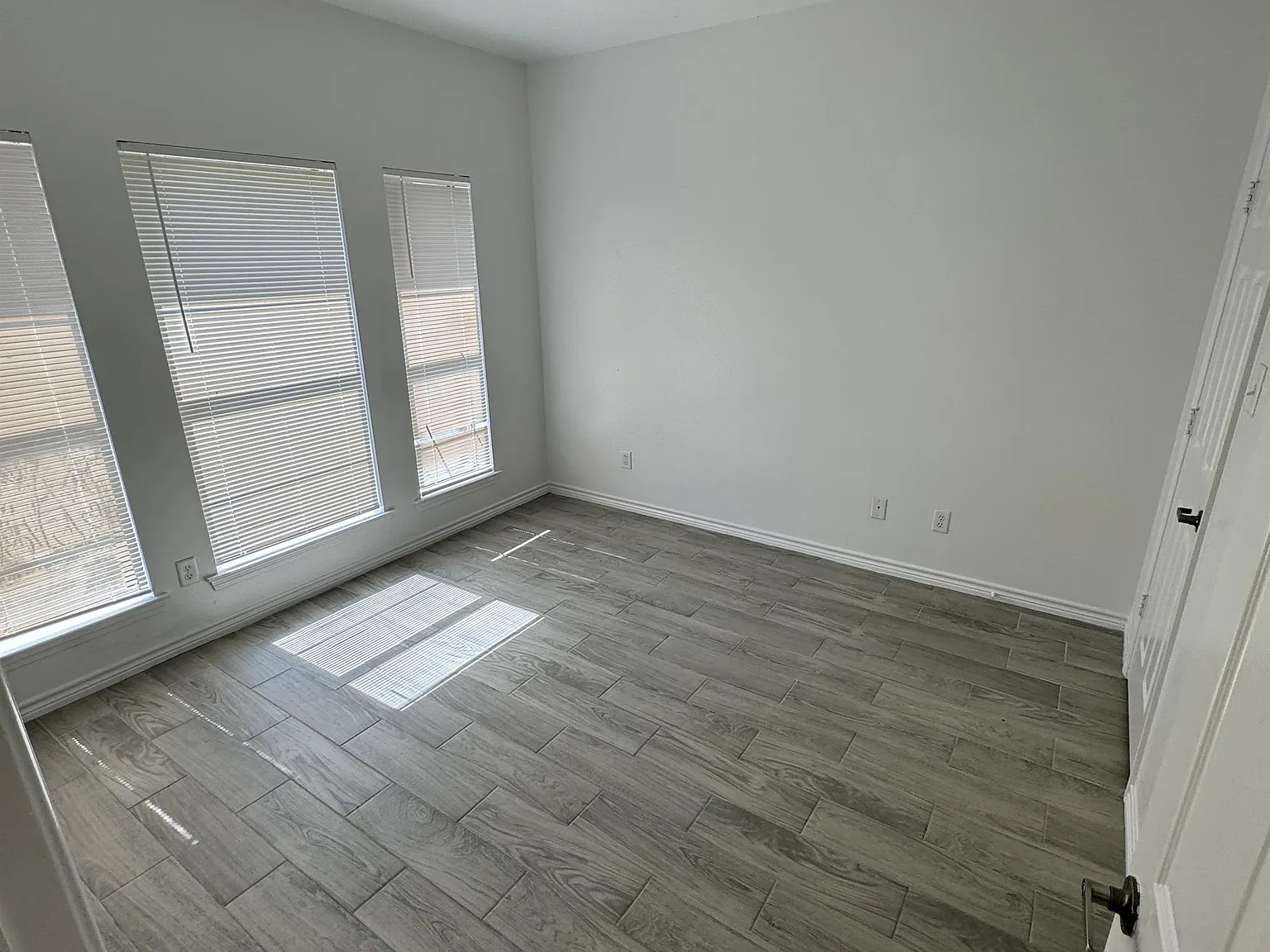 Westview - 370 — Photo 2