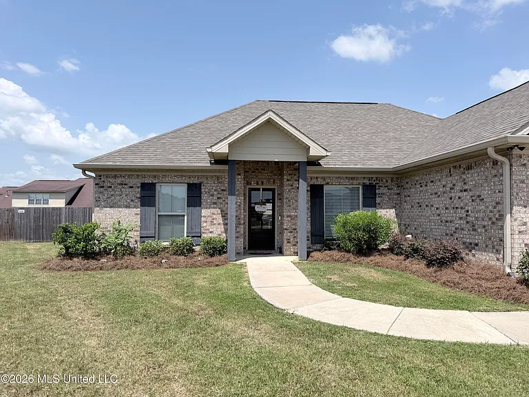 531 Birchwood Blvd — Photo 1
