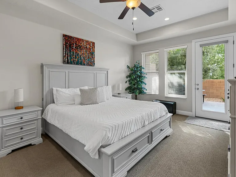 N Coral Ridge Dr — Photo 4