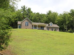 1527 Sandy Rd, Mountain City, TN 37683