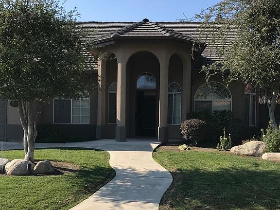 2nd image of 2424 SW Cottonwood Cir